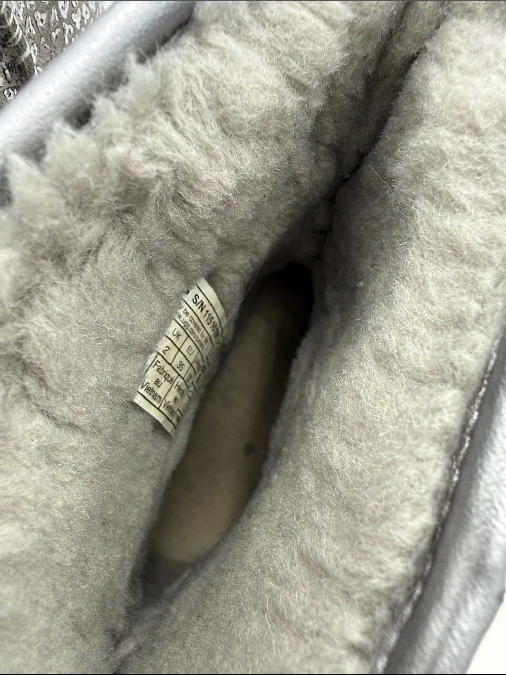 Ugg Sparkle Metallic Heart Winter Boots - Silver Gray kids 3 comfy casual school